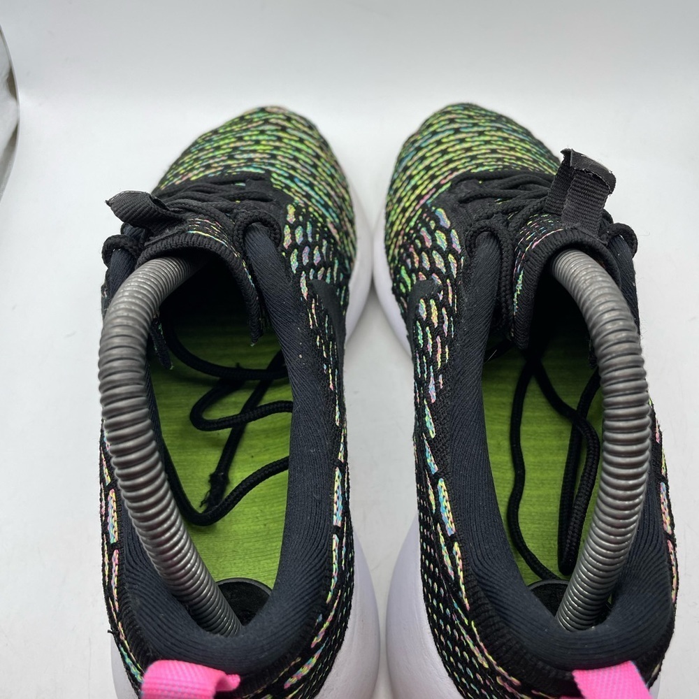 Nike ID Roshe Flyknit Mercurial women’s Black and Green Sneakers size 7.5 - Picture 7 of 9